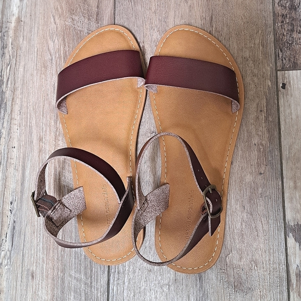 Amazon Essentials Women's Two Strap Buclke Sandals Brown Size 7.5W - Picture 8 of 11